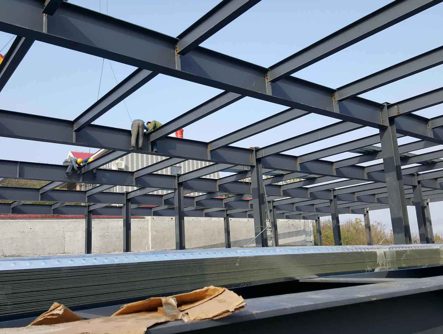 鋼結(jié)構(gòu)樓層板怎么施工呢？